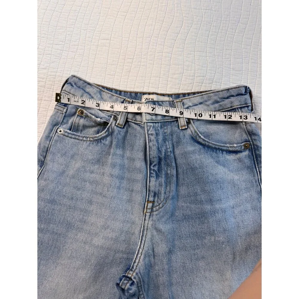 Zara Womens Distressed Straight-Leg Light Wash Denim Jeans SZ 4 Raw Hem - Picture 7 of 9